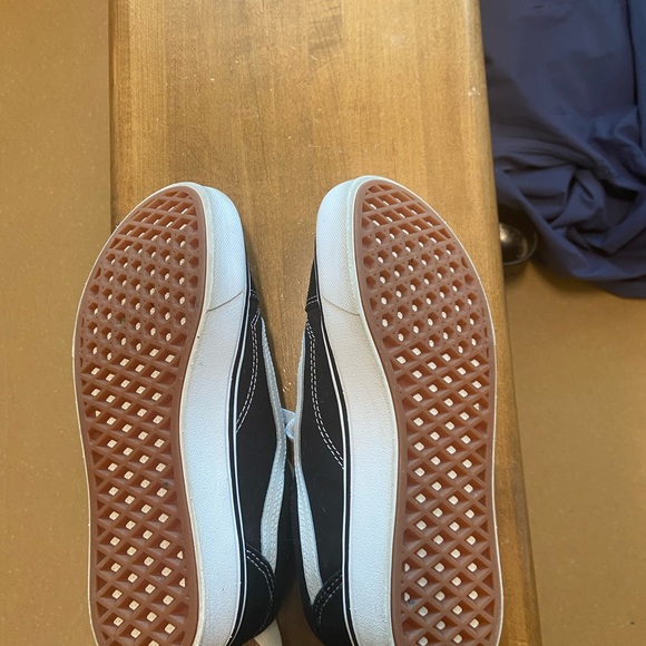 Vans - Picture 4 of 7